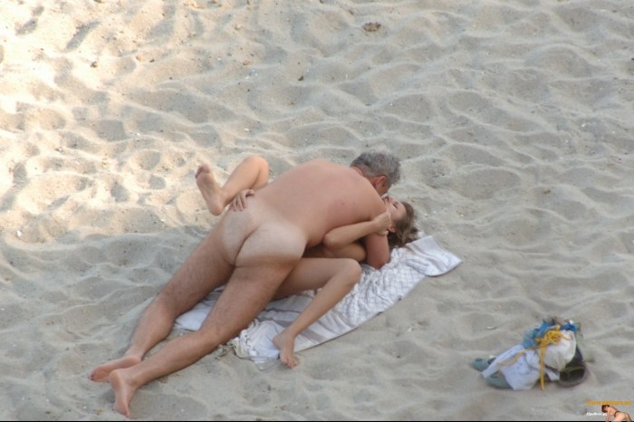 Erotic moments on the beach